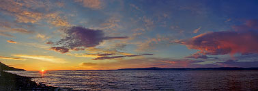 Восход солнца над полуостровом Святой Нос. Панорамные фотографии Байкала.