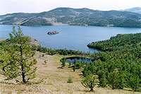 Вид на залив Мухур и Харгойское озеро с горы Харгой.
