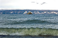 Озеро Байкал. Остров Ольхон. После горной. Вдали остров Едор.