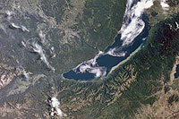 Космический снимок южной части Байкала.