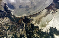 Баргузинский залив, космический снимок.