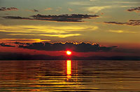 Озеро Байкал. Заход солнца на восточном побережье.