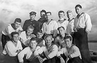 Участники обхода озера Байкал на ялах летом 1940 года