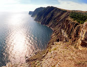 Озеро Байкал. Остров Ольхон. Вид с мыса Хобой на восточный берег острова.