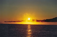 Озеро Байкал. Восход солнца над островом Ольхон.